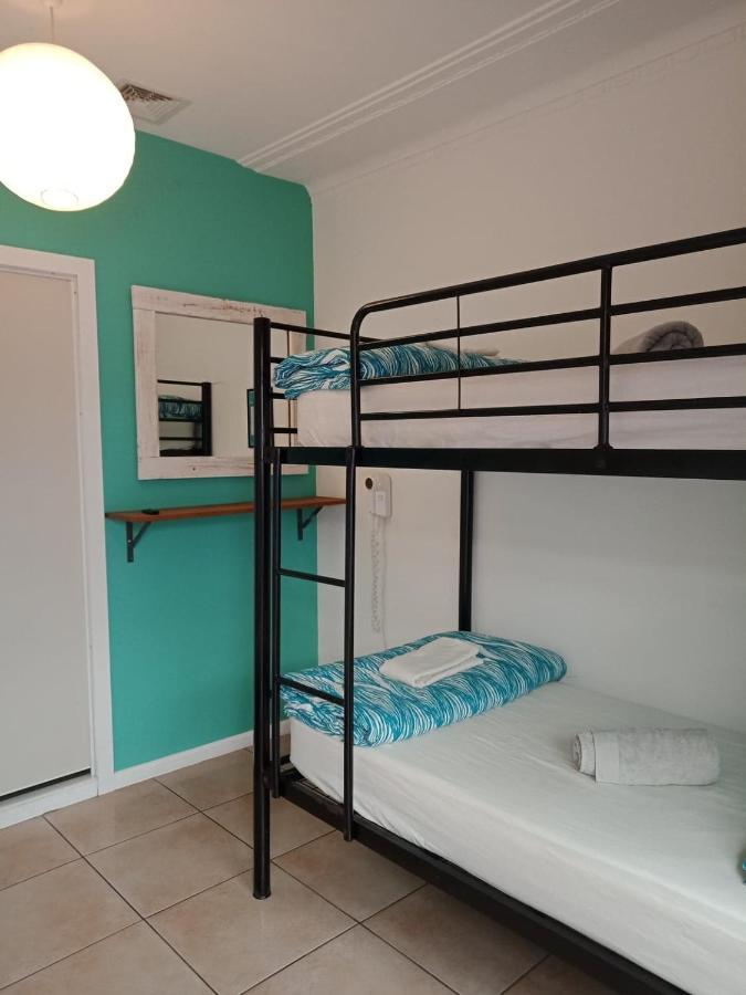 Ozzie Pozzie Backpackers - Yha * Port Macquarie